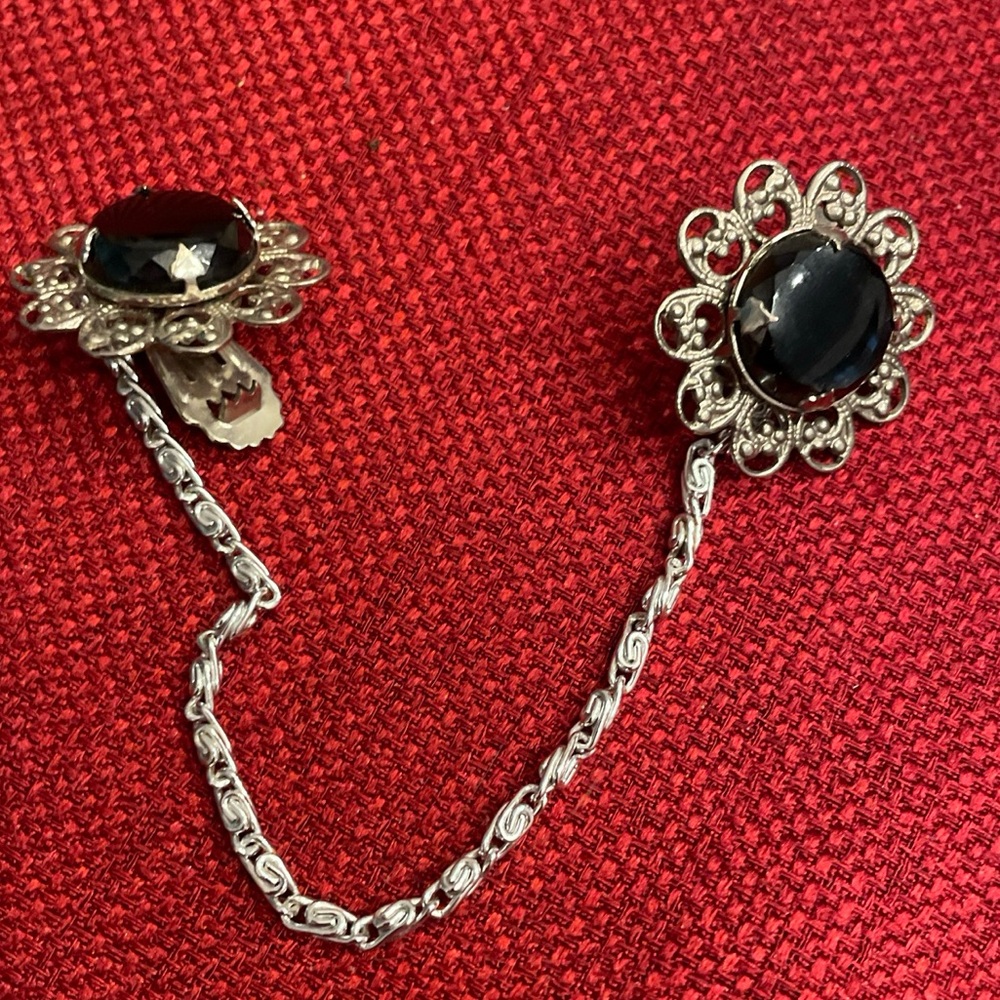 Classic vintage sweater or jacket clips. Very pretty Estate find. Stone? Glass?